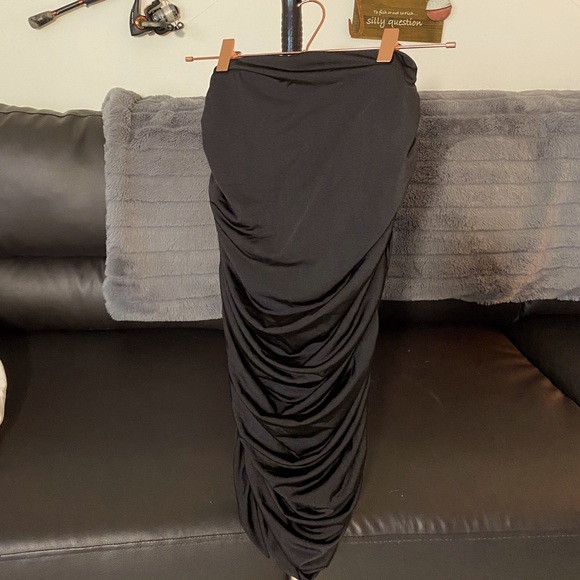 NWOT Fashion Nova Ruched Skirt - Picture 4 of 6